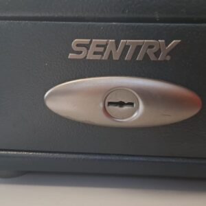 Ремонт, вскрытие, замена замка, перекодировка сейфа SENTRY с замком MAUER