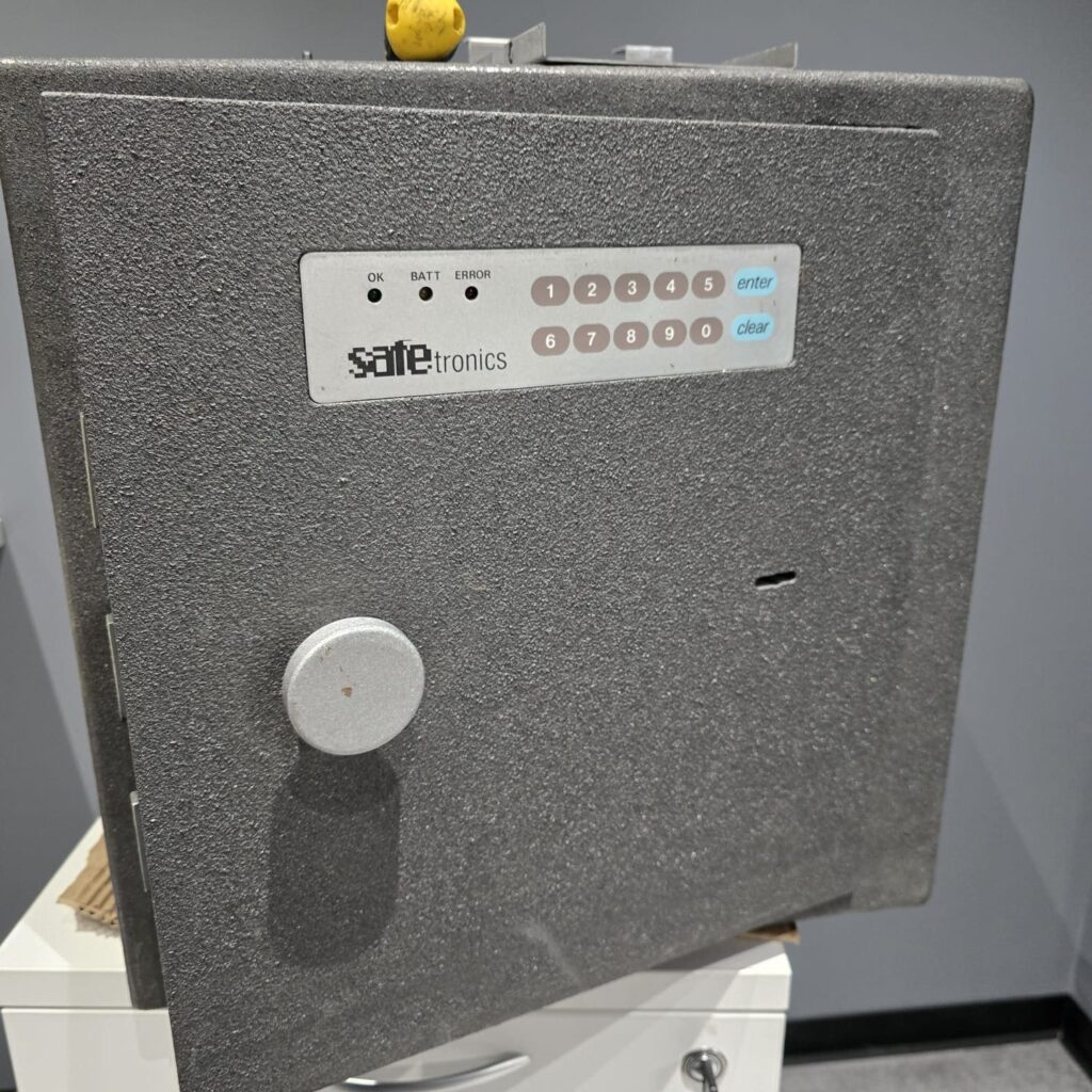 Работа мастера SafeCracker в Саларьево